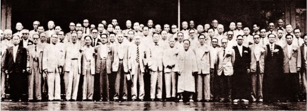 1948년 5월31일 초대 제헌국회가 개운한뒤 기념촬영을 하고 있다[사진= 신수용대기자 db]