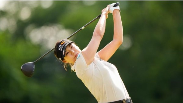 전인지(28)가 미국여자프로골프(LPGA) 투어 메이저대회인 KPMG 여자 PGA 챔피언십(총상금 900만 달러)에서 우승을 차지했다. 전날 3라운드 경기에서  드라이브 스윙하는 전인지[ 사진=cnn방송]