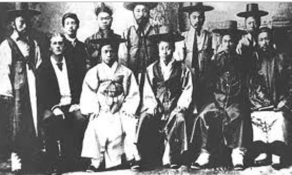 1894년 일본군이 민씨를 몰아내고 대원군과 김홍집을 내세워 문화개혁을 이룬 개오개혁핵심들[사진=신수용 대기자 db]